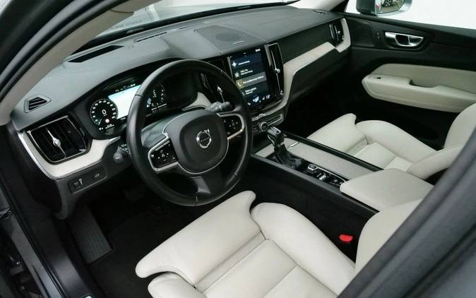 Volvo XC 60 cena 129900 przebieg: 161200, rok produkcji 2019 z Rzgów małe 596
